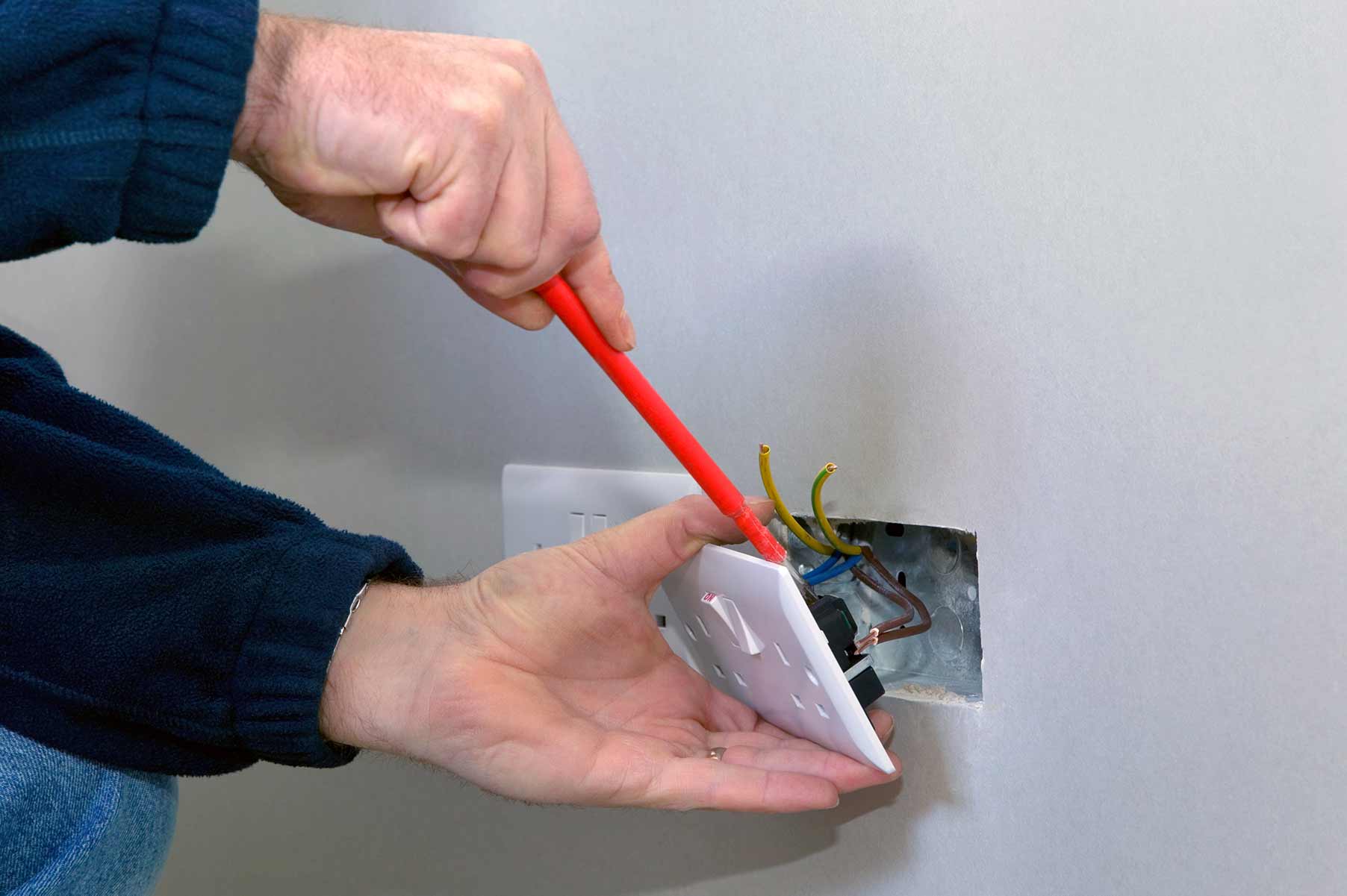 Our electricians can install plug sockets for domestic and commercial proeprties in Bebington and the local area. 